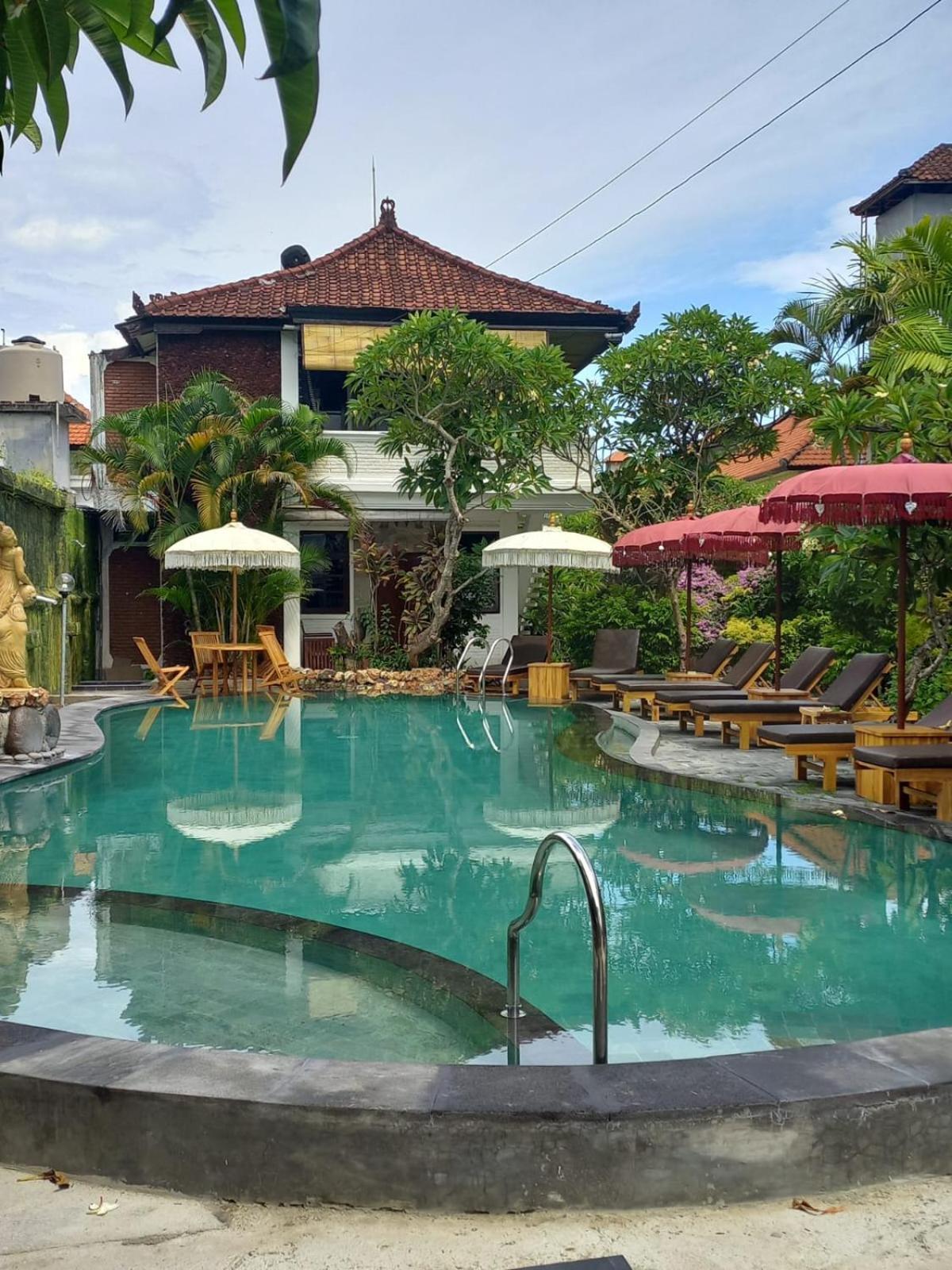 Berlian Inn Kuta Beach Εξωτερικό φωτογραφία