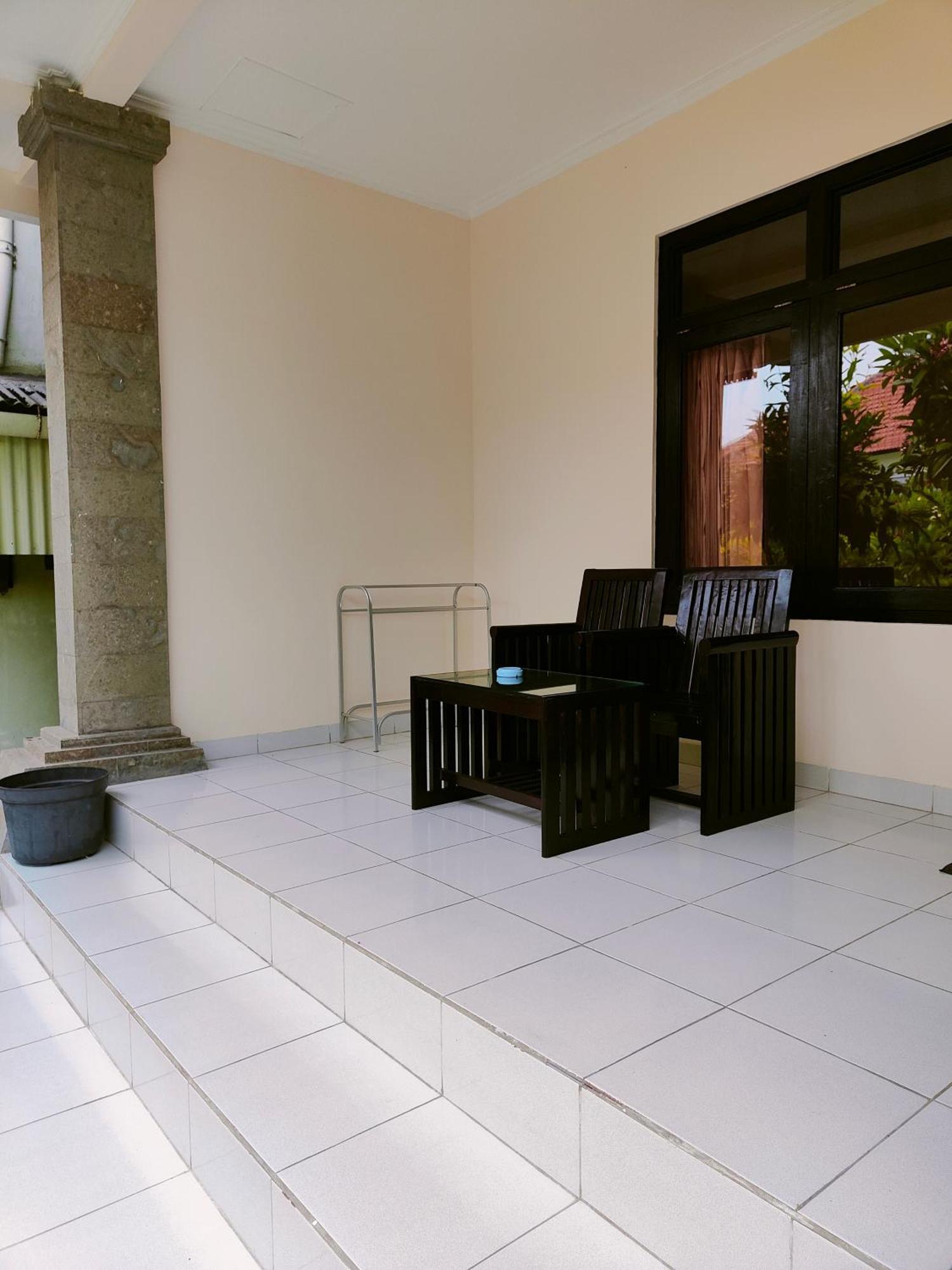 Berlian Inn Kuta Beach Εξωτερικό φωτογραφία