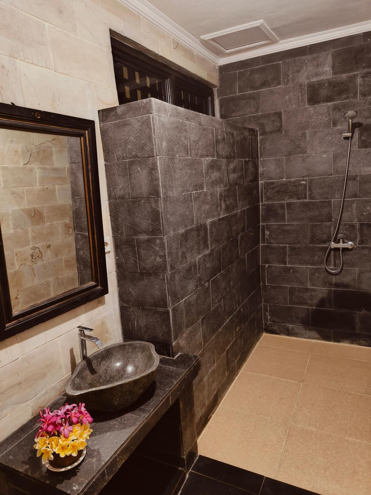 Berlian Inn Kuta Beach Εξωτερικό φωτογραφία